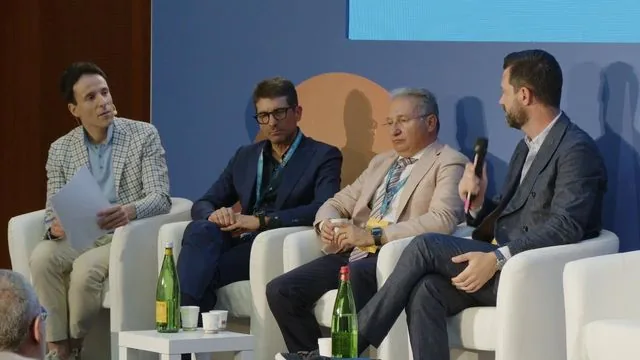 Anteprima del video: XV Rapporto Banca Dati ANCI-CONAI 2025