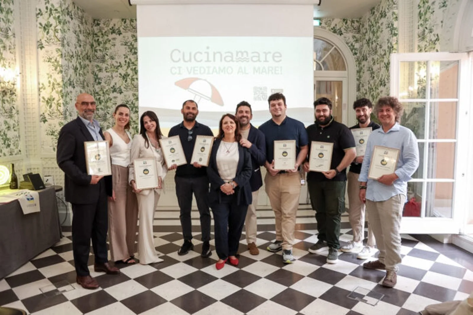 Foto del comunicato: Al Poseidonia Beach Club il "Premio Sostenibilità e Rispetto dell'Ambiente 2026" di Cucinamare